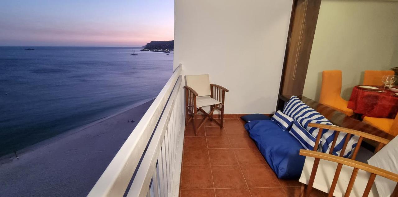 Sesimbra Sun&Sea - Beachfront Apartment! Exteriör bild