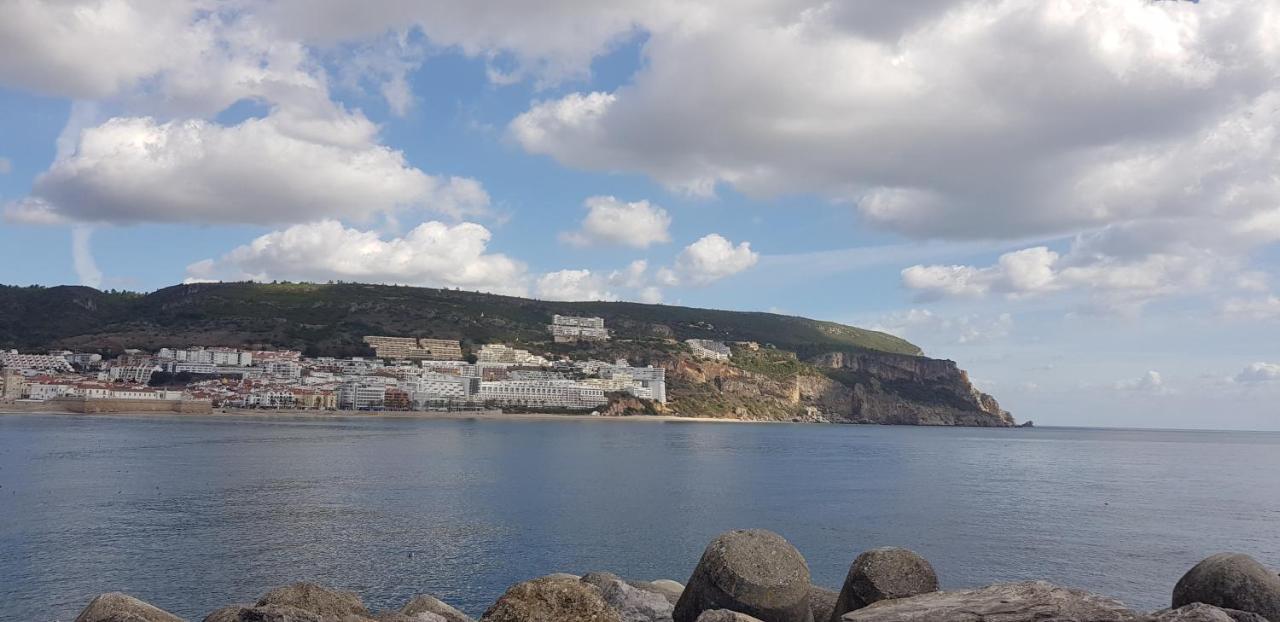 Sesimbra Sun&Sea - Beachfront Apartment! Exteriör bild